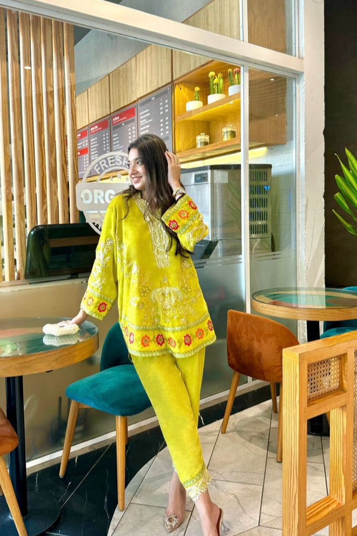 velvet-co-ord lemon