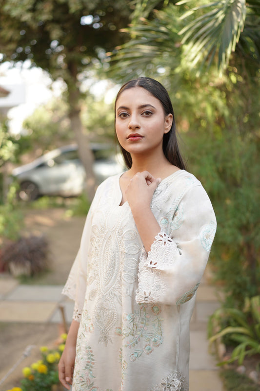 IVORY WHITE LONG EMBROIDERED DRESS