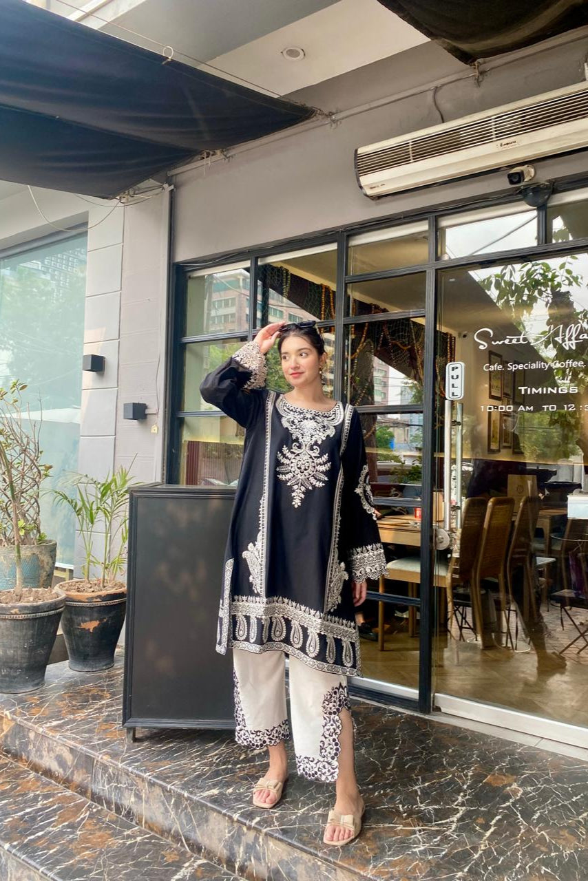 BLACK & WHITE KURTA PANT