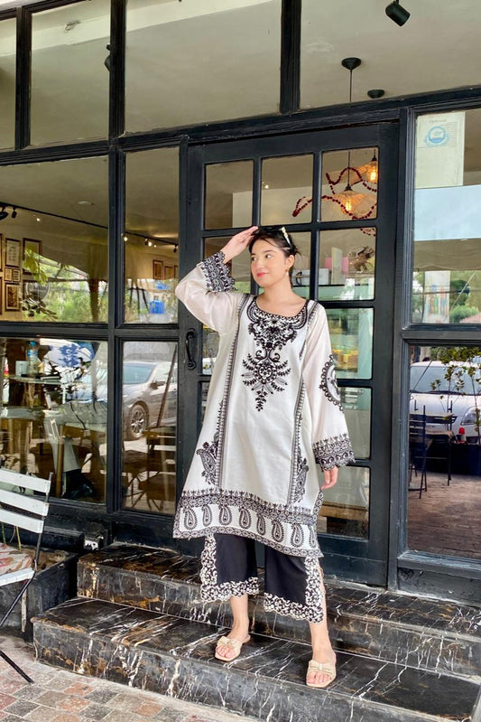 BLACK & WHITE KURTA PANT