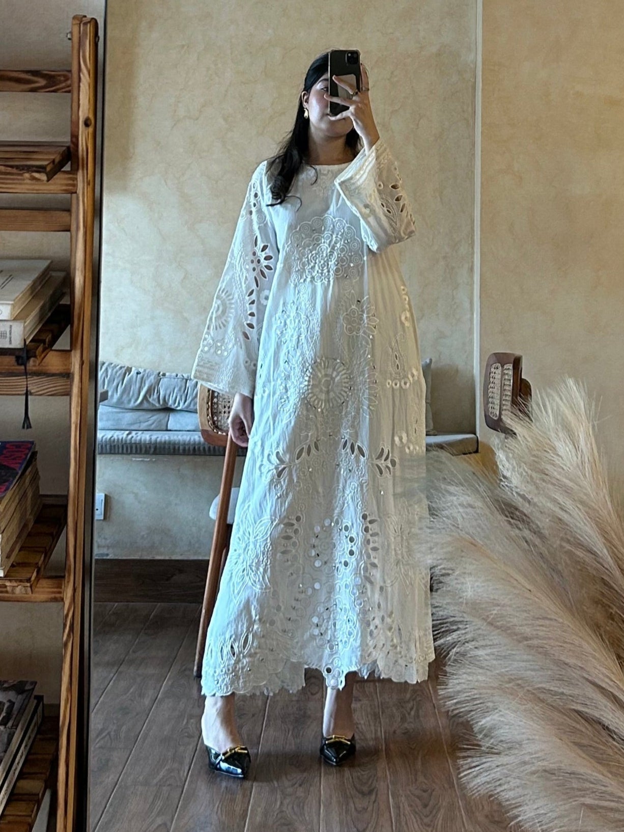 IVORY WHITE