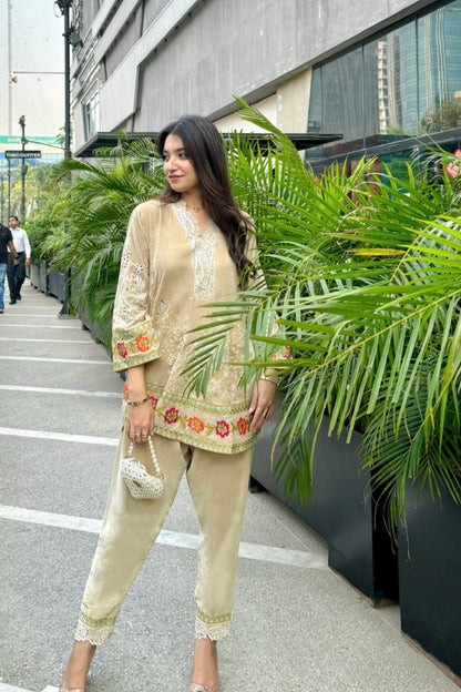 velvet-co-ord (beige)