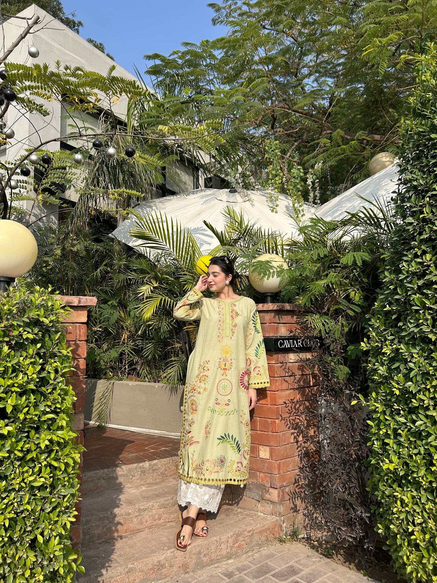 APPLE GREEN